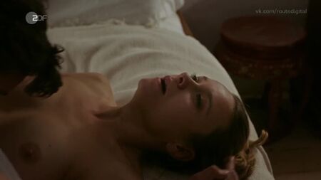 Anna Unterberger desnuda - El valle de los asesinos (2019) HD 720p Ver online