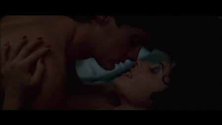 Isabella Rossellini desnuda - Terciopelo azul (1986) HD 1080p