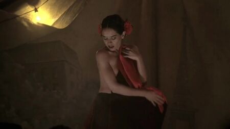 Carla Gallo, Clea Duvall, Cynthia Ettinger, Valeria Hernández desnudas - Carnivale - T1 E11 (2003) Ver online