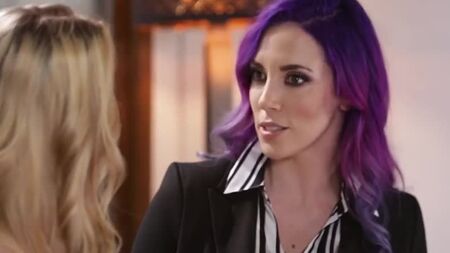 Jelena Jensen y Kenna James