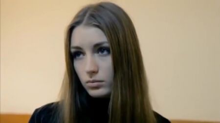 El porno ruso presenta: Casting porno de una belleza rusa. Una chica muy guapa: