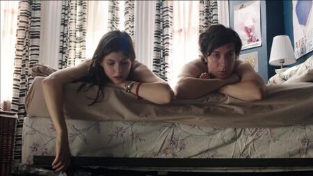 Escenas de la voluptuosa Alexandra Daddario