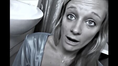 PORNO INCESTO — TU MADRE NO DEBERÍA ENSEÑARTE ESO — porno en ruso