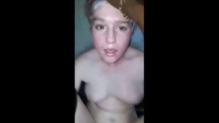 Adolescente amateur: su primer orgasmo con un hombre de color