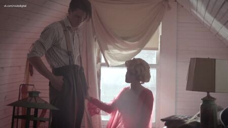 Molly Burnett desnuda - El amante del ático (2018) HD 1080p Ver online / Molly Burnett - El amante del ático