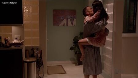 Aimee García desnuda – Dexter, temporada 8, episodio 1 (2013) HD 1080p Ver online / Aimee García – Dexter