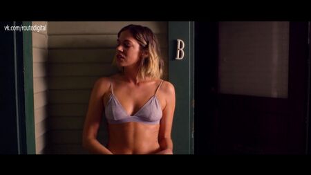 Analeigh Tipton - Broken Star (2018) HD 1080p ¿Desnudos en la web? ¡Qué morbo! Transparente. Ver online / Analeigh Tipton - Broken Star