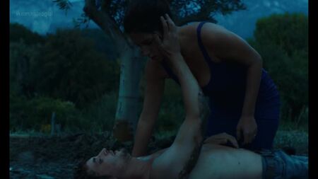 Adele (Adèle) Exarchopoulos - Revenir (2019) HD 1080p ¿Desnuda? ¡Sexy! Ver online / Adèle Exarchopoulos - Volver