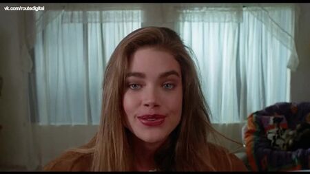 Denise Richards - Tammy y el T-Rex (1994) HD 720p ¿Desnuda? ¡Qué morbo! Ver online
