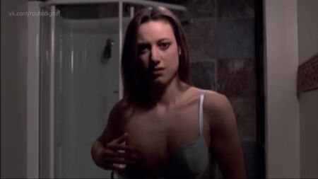 Zoie Palmer desnuda - Terminal Venus (2003) Ver en línea