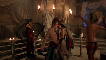 Adriana Butoi, Desiree Malonga, Simon Petric, Jennifer Lyons, Kommerina Deyoung desnuda - Transylmania (2009) HD 720p