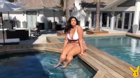 LaTecia Thomas, modelo de talla grande de Playboy _ Catálogo de trajes de baño