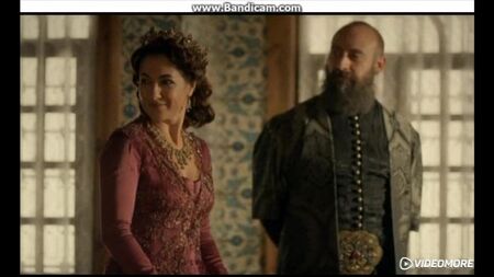 Fatma Sultana se encuentra en el palacio y presenta a Hurijihan Sultana) #laedaddeor#obovsem#hurijihansultana#hatijesultana#sult