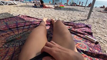 Puta en la playa___los hombres me miran 4.mp4