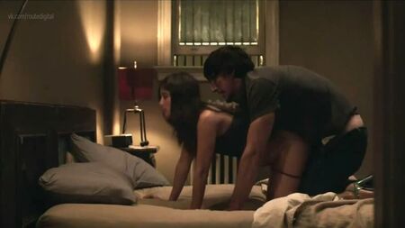 Shiri Appleby desnuda - Girls (2013) T2E9 1440x810 Ver online / Shiri Appleby - Girls