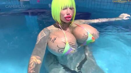 Bimbo María Magdalena: tetas grandes y culo