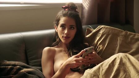 Seychelle Gabriel (escenas de desnudo de Seychelle Gabriel en «Get Shorty», temporada 3, episodio 4, 2019)