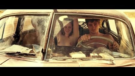 Escenas de sexo en topless de Kristen Stewart en «On the Road»