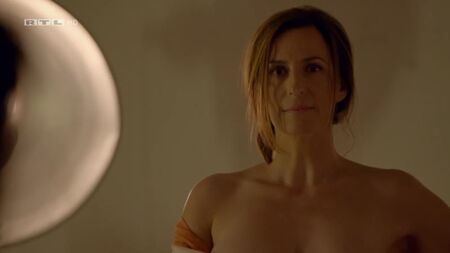 Iris Mareike Steen, Ulrike Frank - GZSZ e7152 (2020) HD 1080p ¿Desnuda? ¡Qué sexy! Ver online / Ирис Марейке Стин, Ульрике Франк