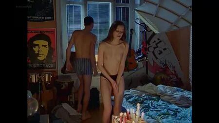 Alexandra Maria Lara desnuda - ¡Vaya, Pia! (1996) Ver en línea