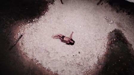 Sara Tomko, Brittany Angley desnudas - The Leftovers (2015) t2e1 (1080p)