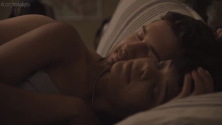 Tessa Thompson desnuda - Dear White People (2014) HD 1080p Ver online / Tessa Thompson - Estimados blancos
