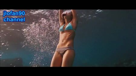 Jessica Alba: un trasero perfecto y firme (Into the Blue)