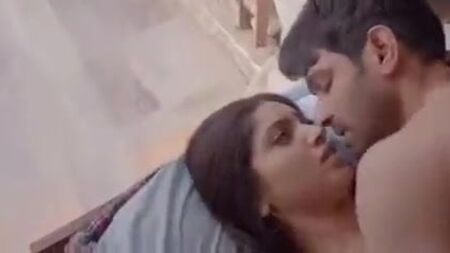 Escena de sexo ardiente de Bhumi Pednekar