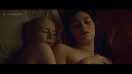 Kacey Rohl, Amber Anderson desnudas - White Lie (2019) HD 1080p Ver en línea / Kacey Rohl, Amber Anderson - Una mentira para salvarse