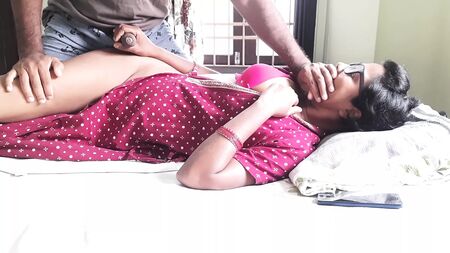 Escándalo sexual entre una cuñada cachonda y un cuñado inocente - Bengalí indio