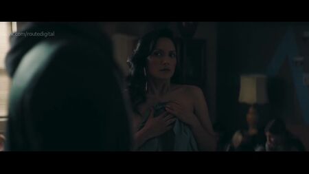 Isabel May, Cindy Vela desnudas - Run Hide Fight (2020) HD 1080p Ver online / Isabel May, Cindy Vela - Corre, escóndete, lucha