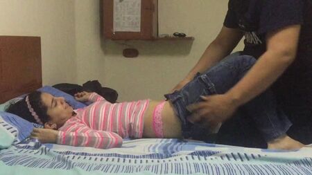 Adolescente de 18 años, primer vídeo sexual, corrida en la cara, chica guapa