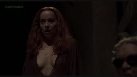 Dakota Johnson, Mia Goth, etc. Desnudas - Suspiria (2018) HD 1080p Ver online