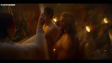 Jeanne Goursaud desnuda - Bárbaros (2020) T1 HD 1080p Ver online / Jeanne Goursaud - Bárbaros