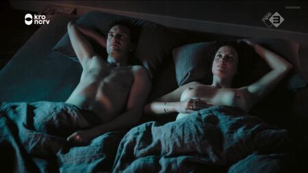 Katja Schuurman desnuda - Vuelo HS13-s01e07 (Países Bajos, 2016) 720p