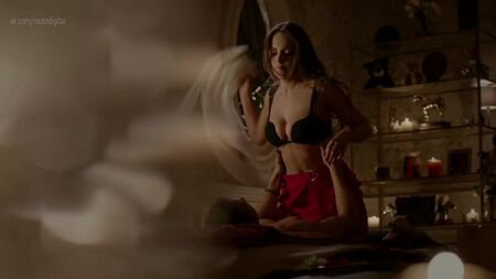 Elizabeth Gillies - Dinastía, t. 2, ep. 21 (2018) HD 1080p ¿Desnuda? ¡Qué sexy! Ver online