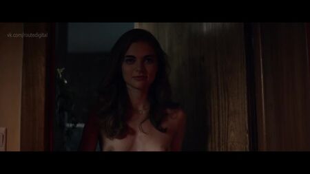Jenny Boyd desnuda – Hex (2018) 1080p Ver online / Jenny Boyd – El mal de ojo