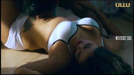 Charmsukh - Jane Anjane Mein, temporada 6, episodio 1 - #India #ulluoriginals #sexoindio #seriewebindia #esposaindia #cornudo #culoenorme #tetasgrandes