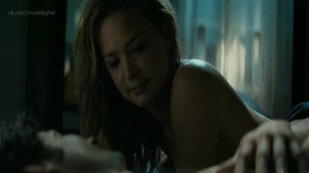 Virginie Efira desnuda - 20 años de diferencia (2013) HD 720p Ver en línea