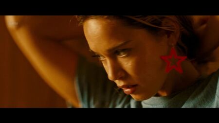 Matilda Anna Ingrid Lutz desnuda - Revenge (EE. UU., 2018) 1080p - Ver online