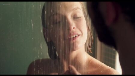 Margot Bancilhon, Camille Razat, etc. Desnudas - Ami-ami (FR 2018) HD 1080p / Margot Bancilhon, Camille Razat - Mi exnovia