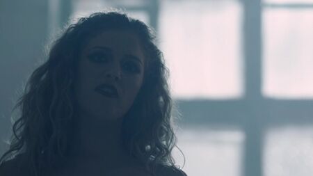 Lucy Aarden desnuda - Death Race 4: Más allá de la anarquía (2018) HD 1080p Ver online