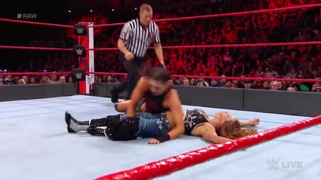 Mickie James contra Sonya Deville - Raw, 5 de febrero de 2018