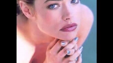 Denise Richards de joven