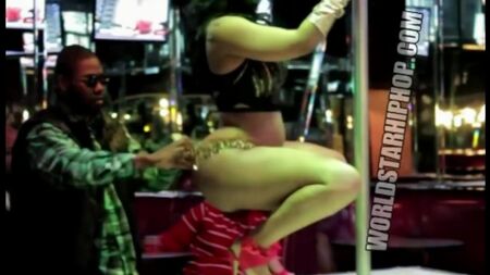 El club de striptease «Big Booty» de Deelishis [VERSIÓN SIN CENSURAR]
