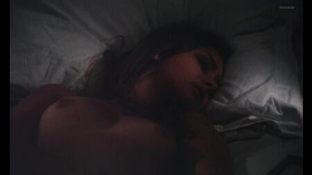 Linda Hayden desnuda - Exposé (Trauma, Reino Unido, 1976) 1080p Ver online / Linda Hayden - La casa de la colina de paja