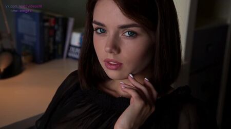 Keira B (también conocida como Keira Blue) - In Move, 09/02/2020, 1080p [SOLO]