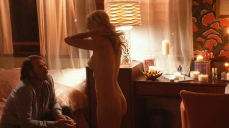 Escena de desnudo de Angela Kinsey en «Half Magic» en ScandalPlanetCom