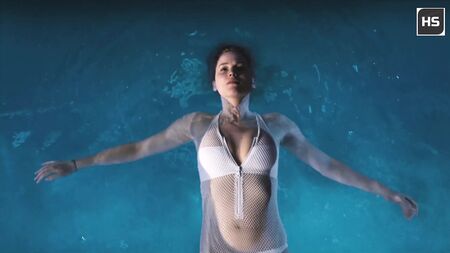 Jennifer Lawrence – Escenas sensuales en 4K - Pasajeros