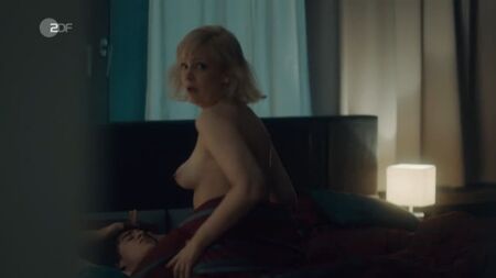 Laura Tonke Nude - Letzte Spur Berlin (2021) HD 720p Ver online / Laura Tonke - Últimas huellas